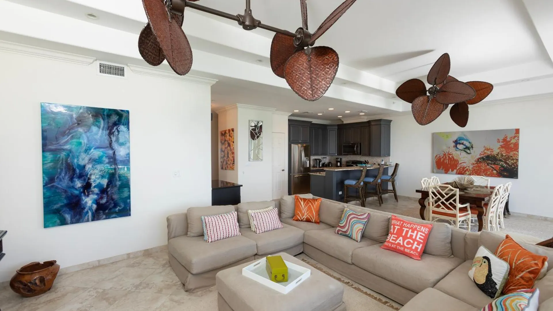 South Bay Beach Club 36 Penthouse - 3 Bedroom 3 Bathroom Unit Τζώρτζταουν